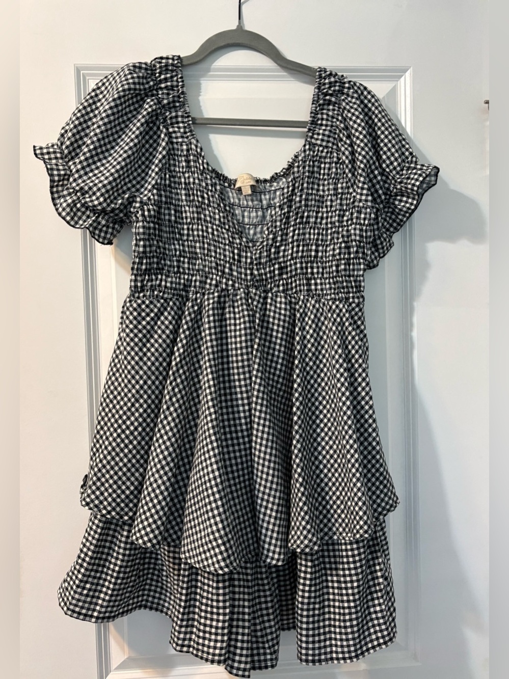 Boho Style Black & White Gingham Smocked Babydoll Prairie Dress
Coquette
Size L - Picture 2 of 4